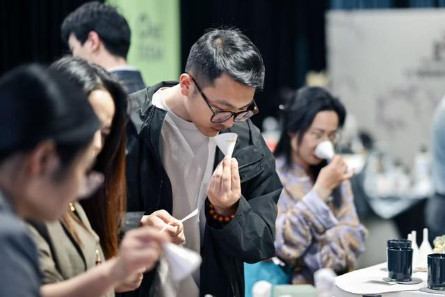 济”消费正旺国产品牌顶起半边天CQ9电子游戏网站上海“嗅觉经(图2)